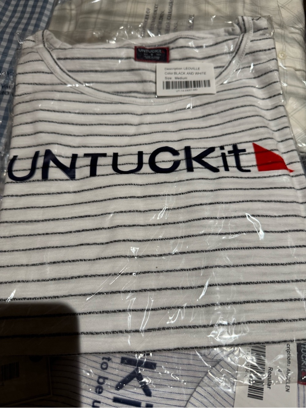 NWT UNTUCKit - Women's Long Sleeve Black & White Striped Tee - Classic Crewneck - Picture 3 of 4